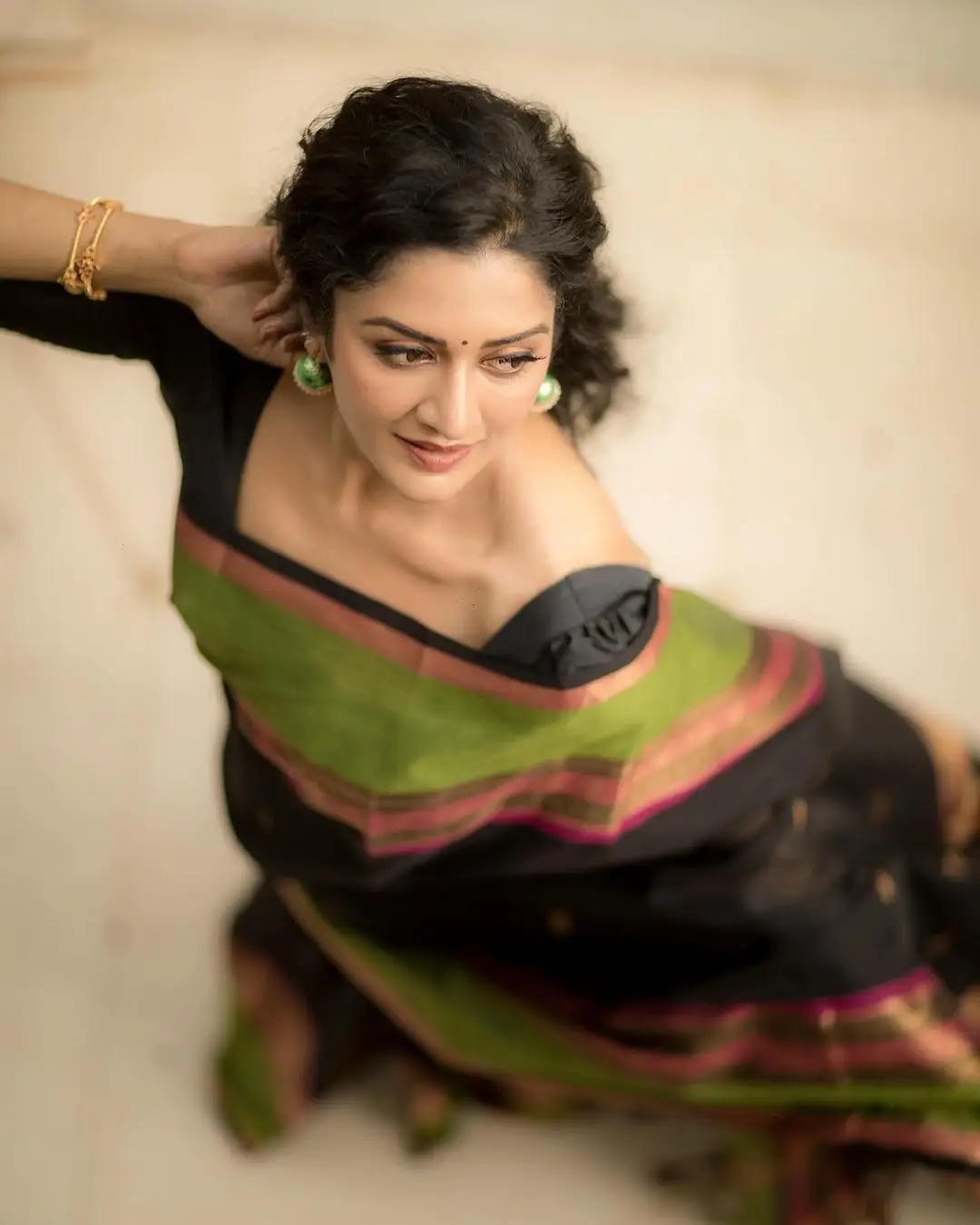 Vimala Raman Charming In Black Saree Blouse